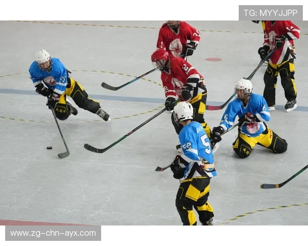 冰球少年连过七人破门，现场解说尖叫破音